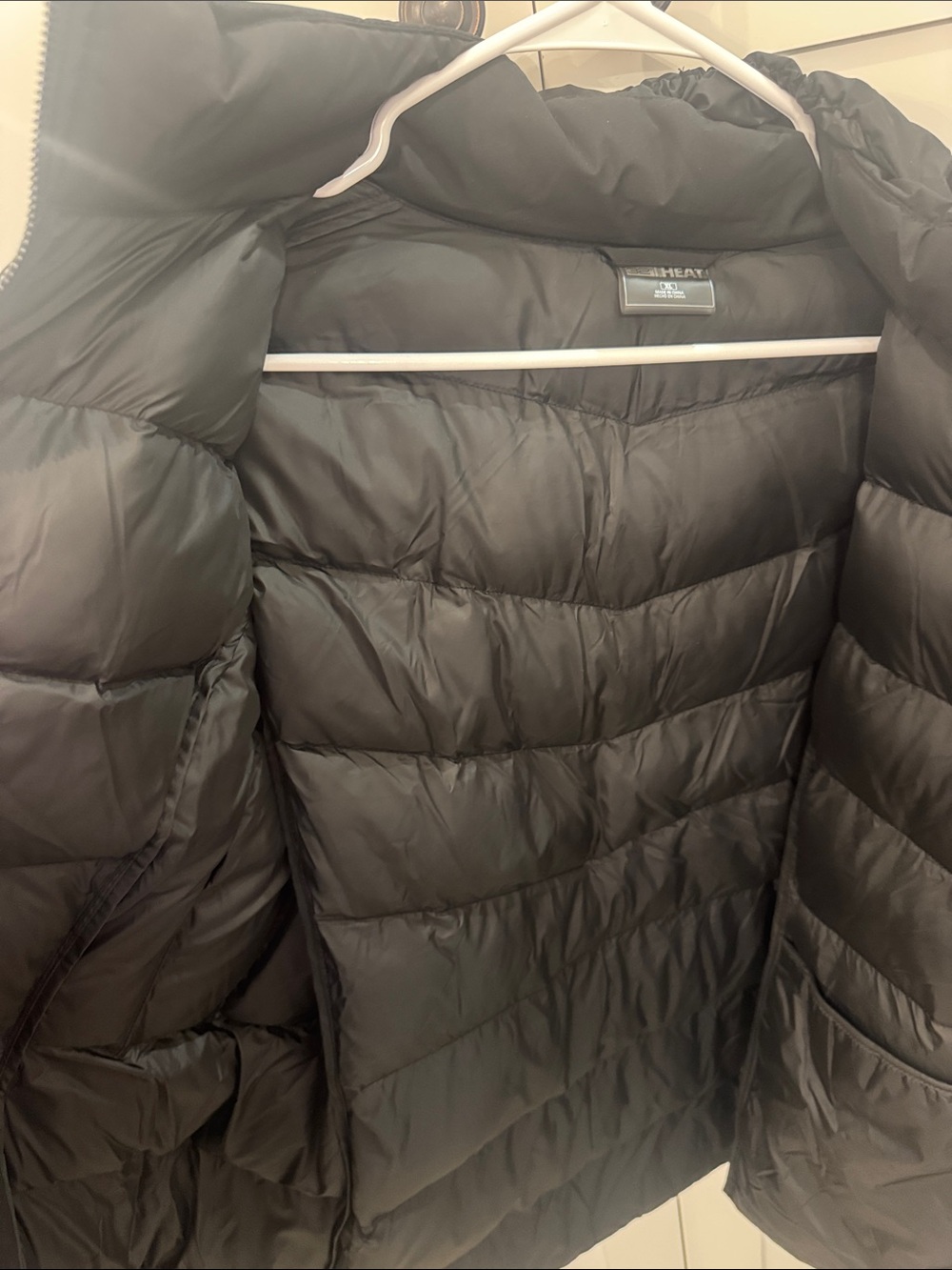 Women’s (Sz XL) Black Puffer Jacket/ Hood - Picture 9 of 9